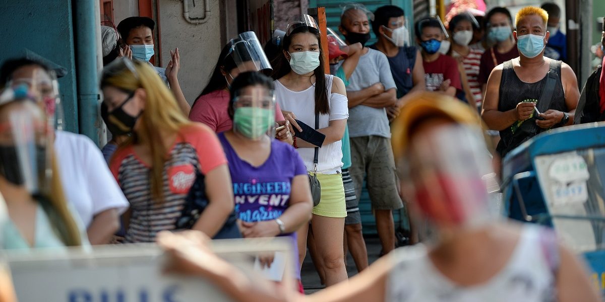 Для обеспечения всеобщего здравоохранения Филиппины пробуют “налог на грех”