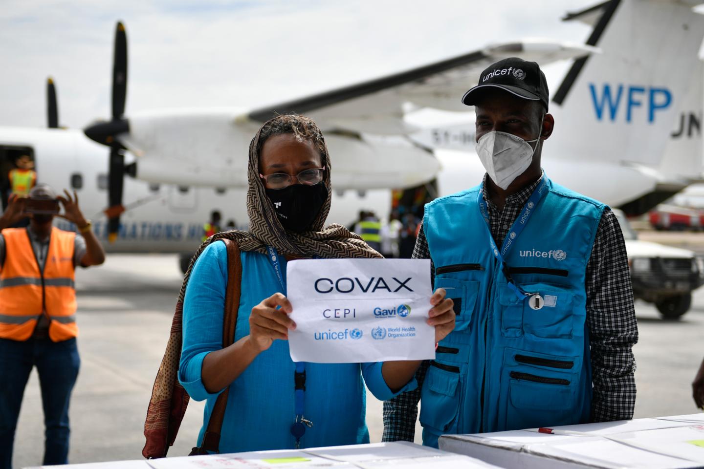 Los países ricos vacunan a una persona cada segundo, mientras que Somalia recibe dosis para menos del 2% de la población