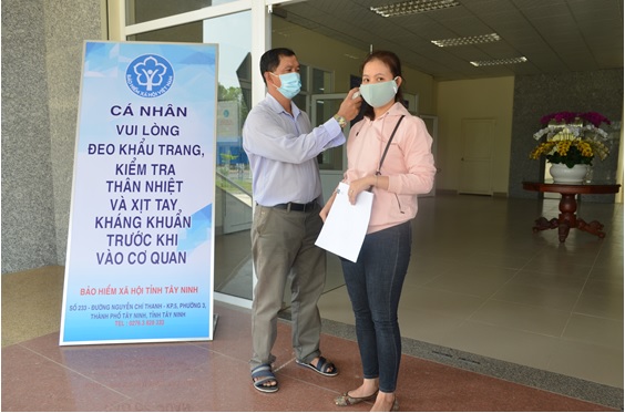 Vietnam’s social insurance industry to actively coordinate to strengthen COVID-19 epidemic prevention regarding medical care under health insurance