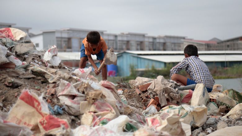 The Phnom Penh Post “Gov’t : Beggars to be given free hospital treatment” (Gouvernement : les mendiants seront soignés gratuitement à l’hôpital)
