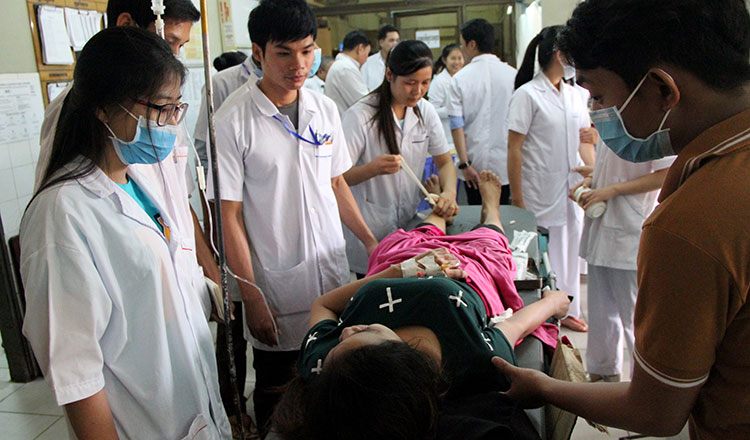 Khmer Times : “Des dizaines de millions dépensés pour les soins de santé