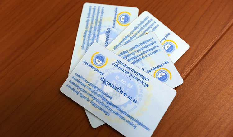Khmer Times : La NSSF met en garde contre la campagne de désinformation sur les cartes d’assurance maladie