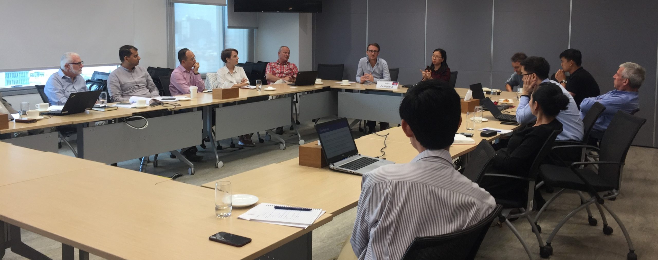 Session P4HC+ “Couverture santé universelle pour la population cambodgienne du secteur informel : trouver la bonne solution pour le milieu manquant”.
