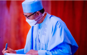 Le président nigérian Muhammadu Buhari a signé le projet de loi sur l'assurance maladie nationale 2022.