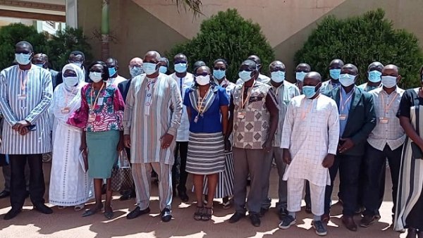 Burkina Faso se une al Programa Mundial de Liderazgo en Laboratorios