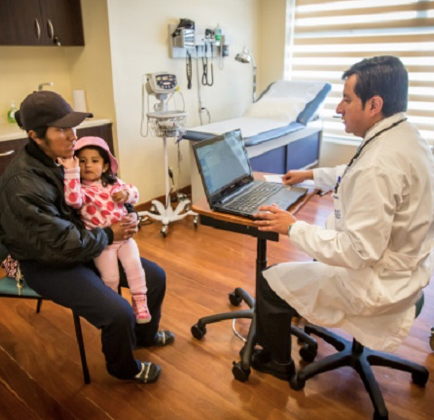 Gobierno nacional destinará 200 millones de dólares para el Seguro Universal de Salud Gratuito en Bolivia