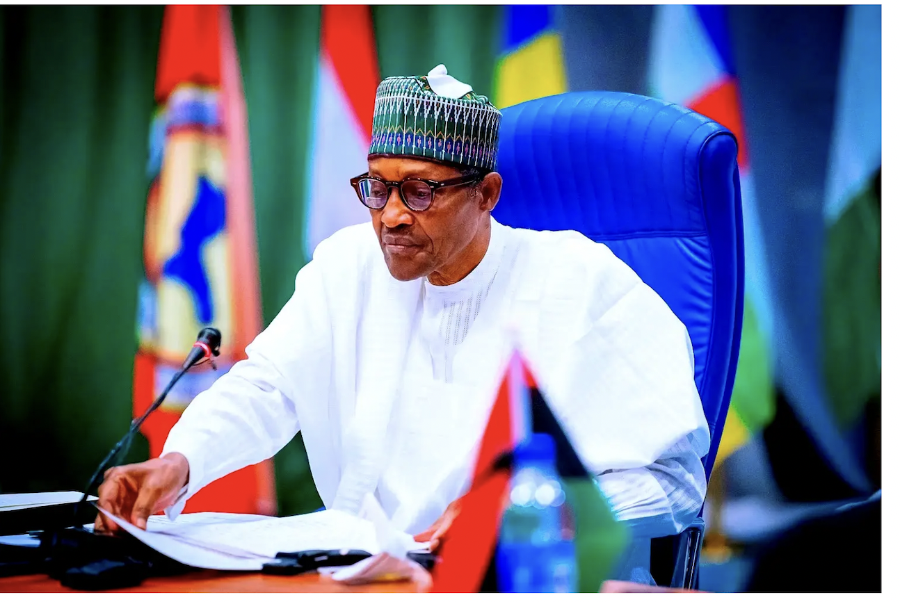 El Presidente Buhari afirma que 83 millones de nigerianos pobres se beneficiarán del nuevo plan de seguro médico