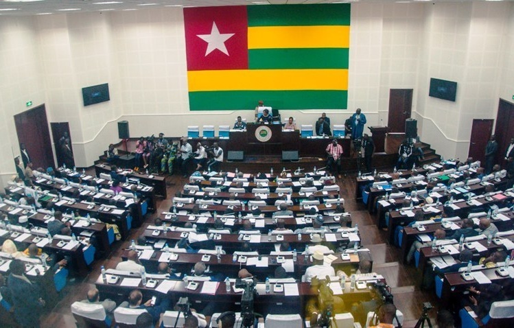 TOGO-AMU: El Parlamento aprueba el proyecto de ley
