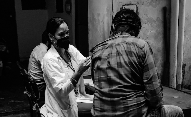 Reaprender de la pandemia: la respuesta de India a la financiación sanitaria de COVID-19