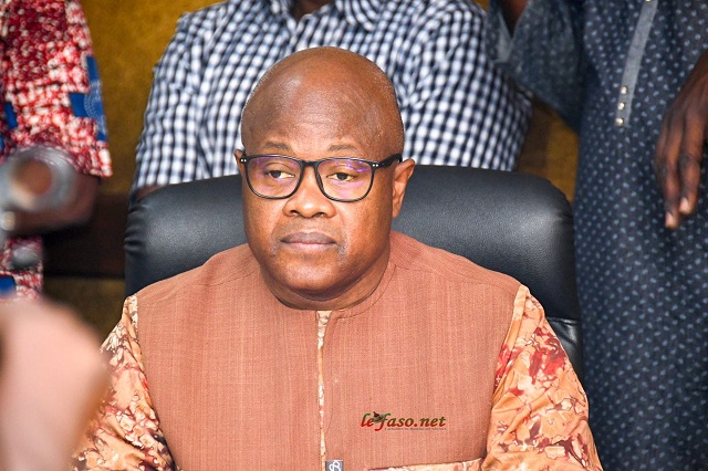 Burkina Faso: un especialista en política y gestión de sistemas sanitarios para dirigir el Ministerio
