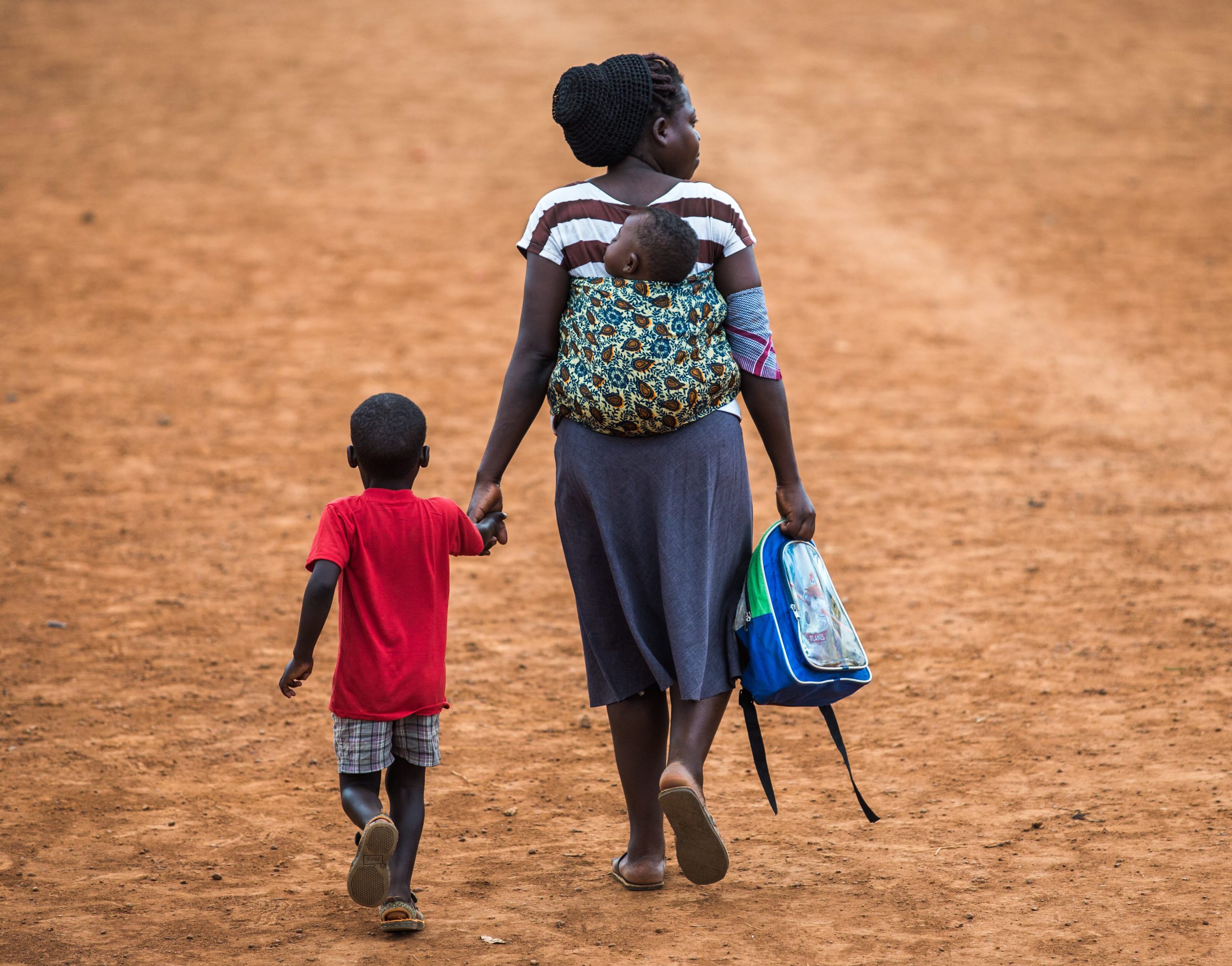 ¿Cómo pueden las décadas de aprendizaje de los sistemas de cupones en Uganda informar las reformas de compra en curso?