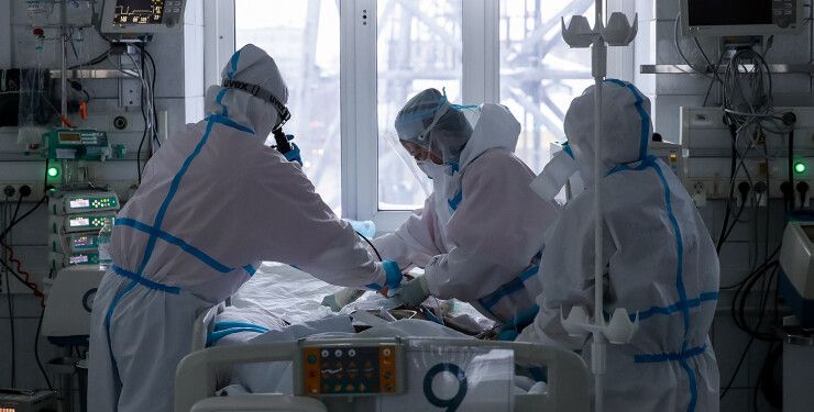 Украина обновила положение о выплатах медработникам, ухаживающим за пациентами с COVID-19
