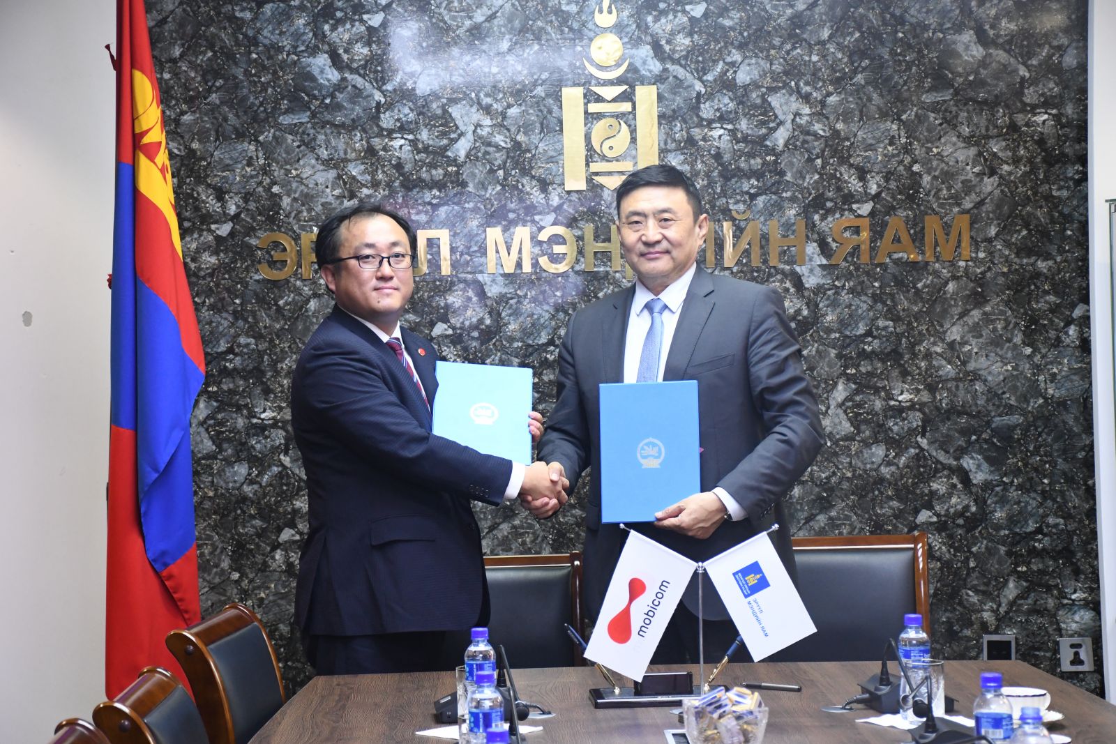 P4H_Minister-of-Health-memorandum-with-Mobicom-Corporation_Mongolia