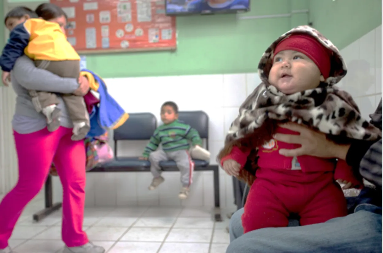 Fortalecimiento de la ejecución del presupuesto sanitario en Laos y Perú: Lecciones del intercambio de aprendizaje LHSS-JLN