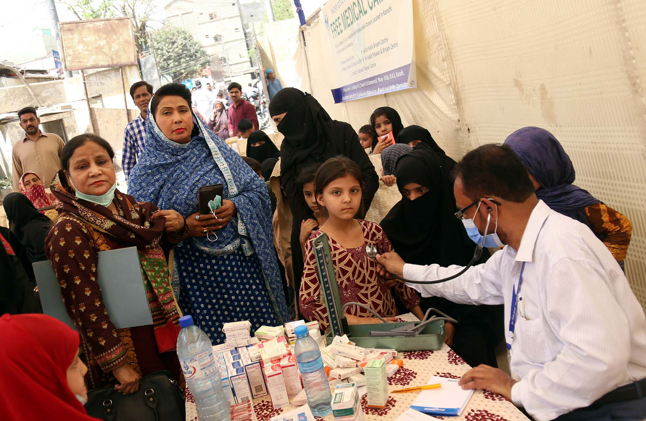 Donner la priorité aux soins de santé primaires : Une voie pour la couverture sanitaire universelle au Pakistan