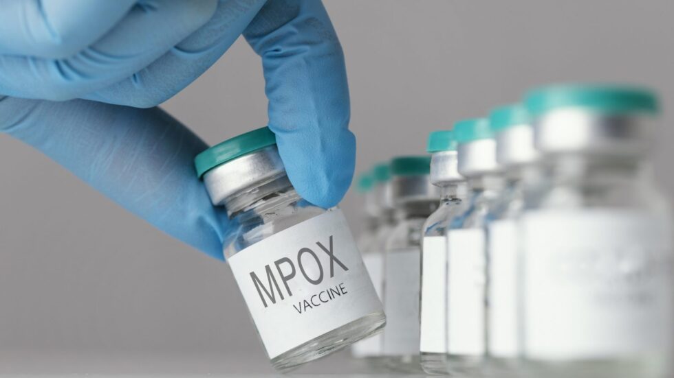Вспышка Mpox подчеркивает острую необходимость всеобщего охвата медицинским обслуживанием при борьбе с пандемией