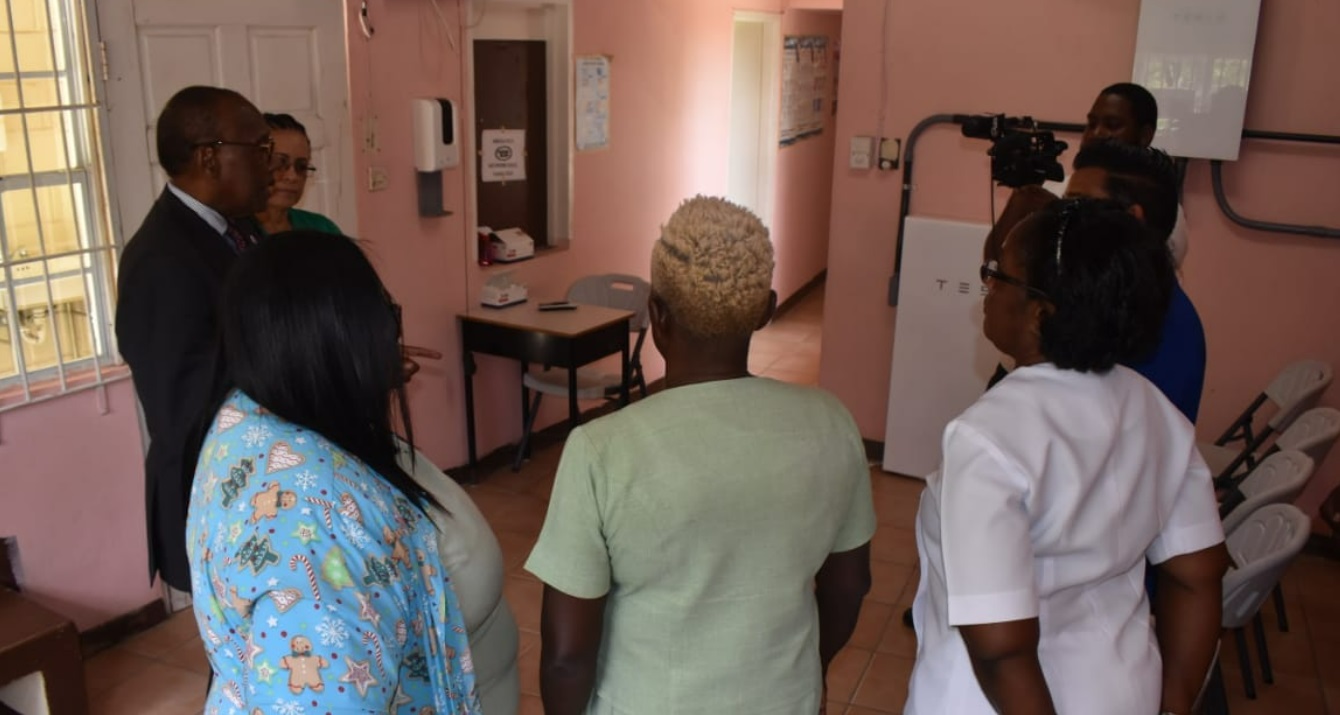 Avanzar en el Seguro Nacional de Salud en Antigua y Barbuda
