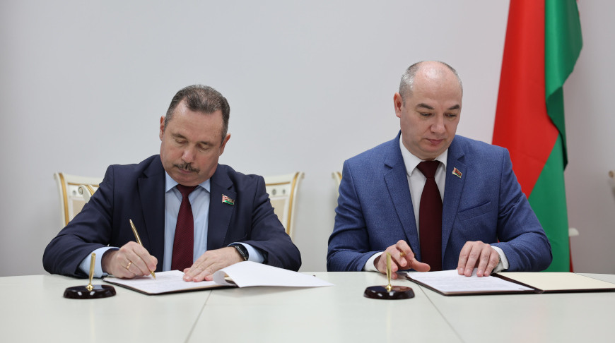 El Ministro de Sanidad de Bielorrusia acogió con satisfacción la inversión de Belarusbank en la renovación de vehículos ambulancia en zonas rurales y ciudades pequeñas