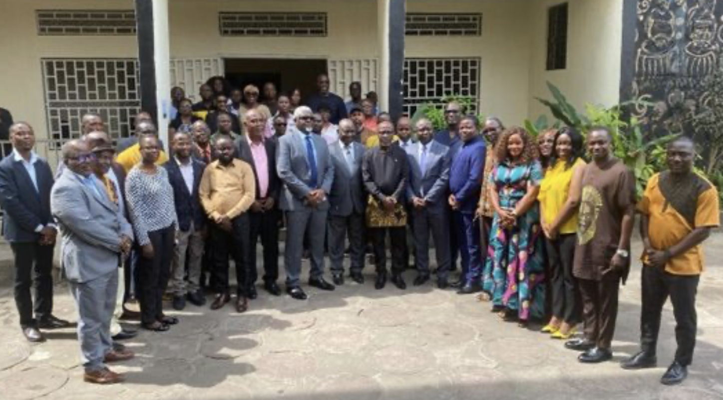 El Ministerio de Sanidad y las partes interesadas debaten la sostenibilidad financiera del sistema sanitario de Liberia