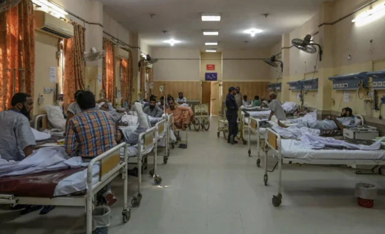 Los expertos piden impuestos sanitarios y duplicar el gasto para reformar el sistema de atención primaria de Pakistán