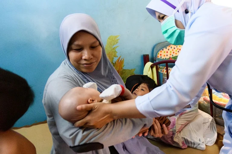 Transformar la atención primaria en Indonesia: ThinkWell apoya la financiación de una reforma sanitaria audaz