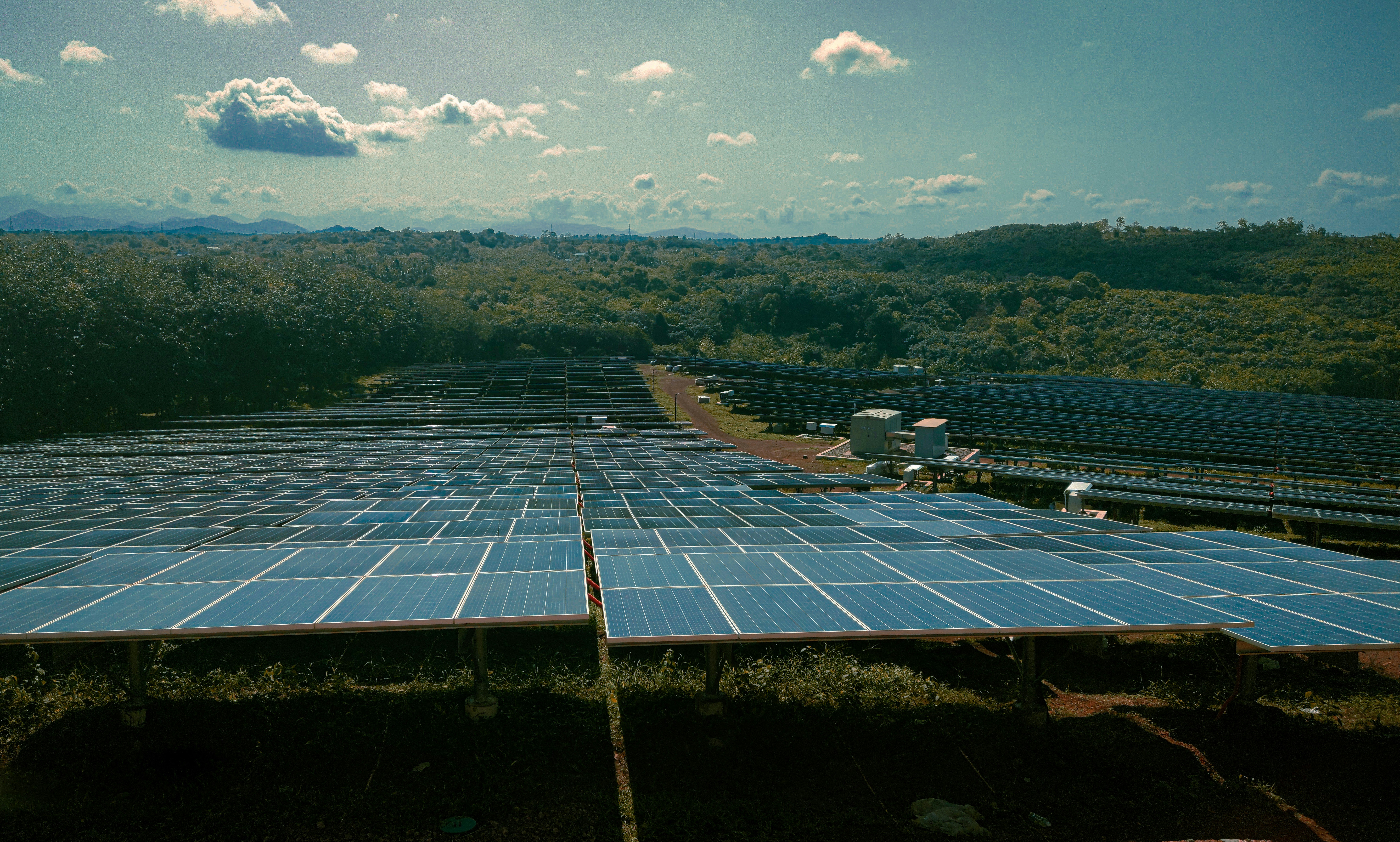 Potenciar el sector sanitario mediante el acceso a la energía solar: Un salvavidas para las instalaciones médicas de Zimbabue