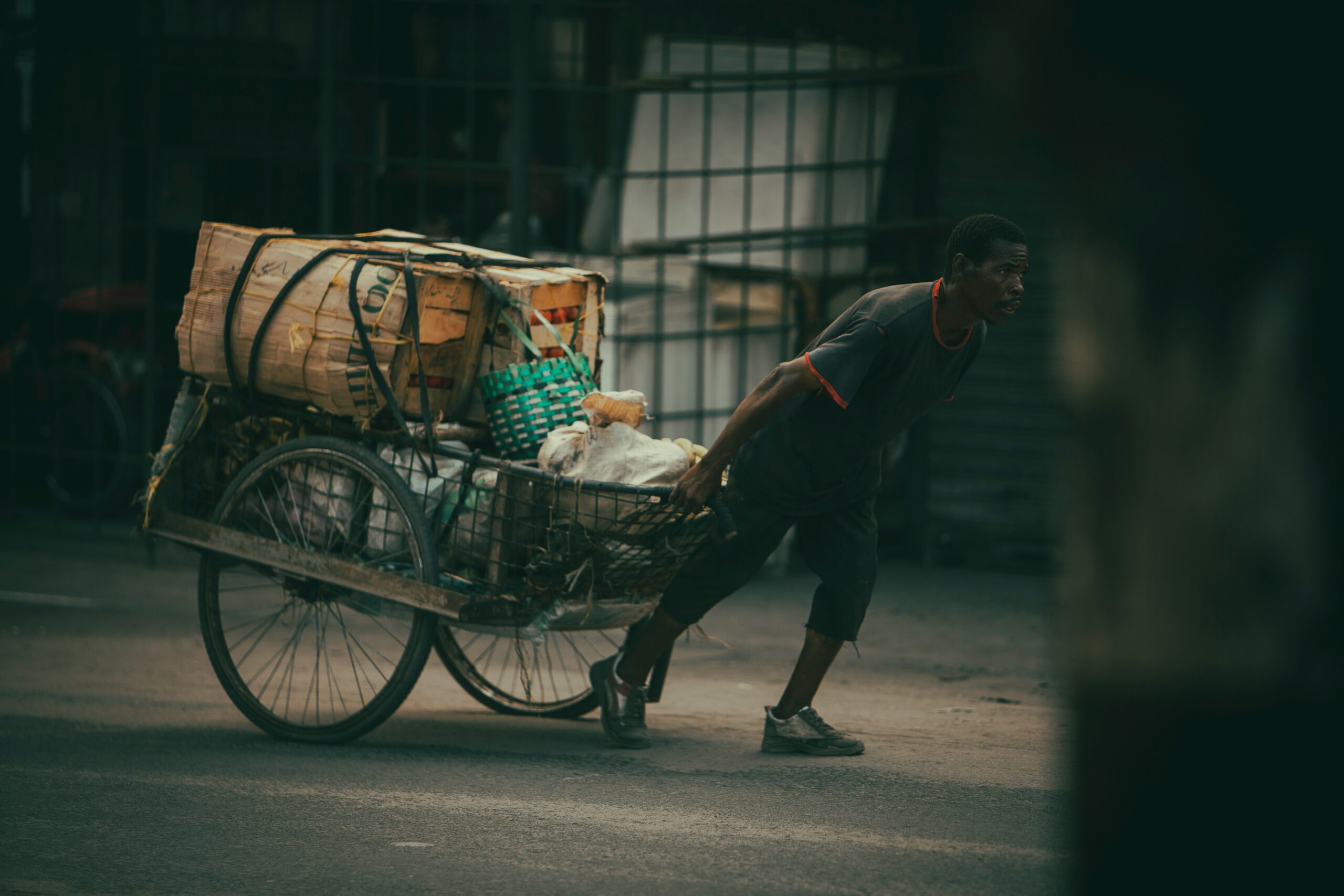Senegal Validates Strategy to Enroll Informal Workers in Universal Health Insurance, Advancing Social Equity
